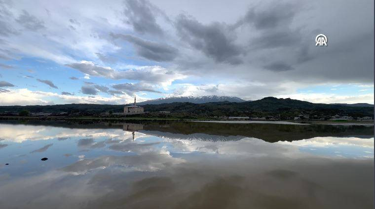 Beyaz gelinliğini giyen Ağrı Dağı'ndan kartpostallık görüntü - Resim: 2